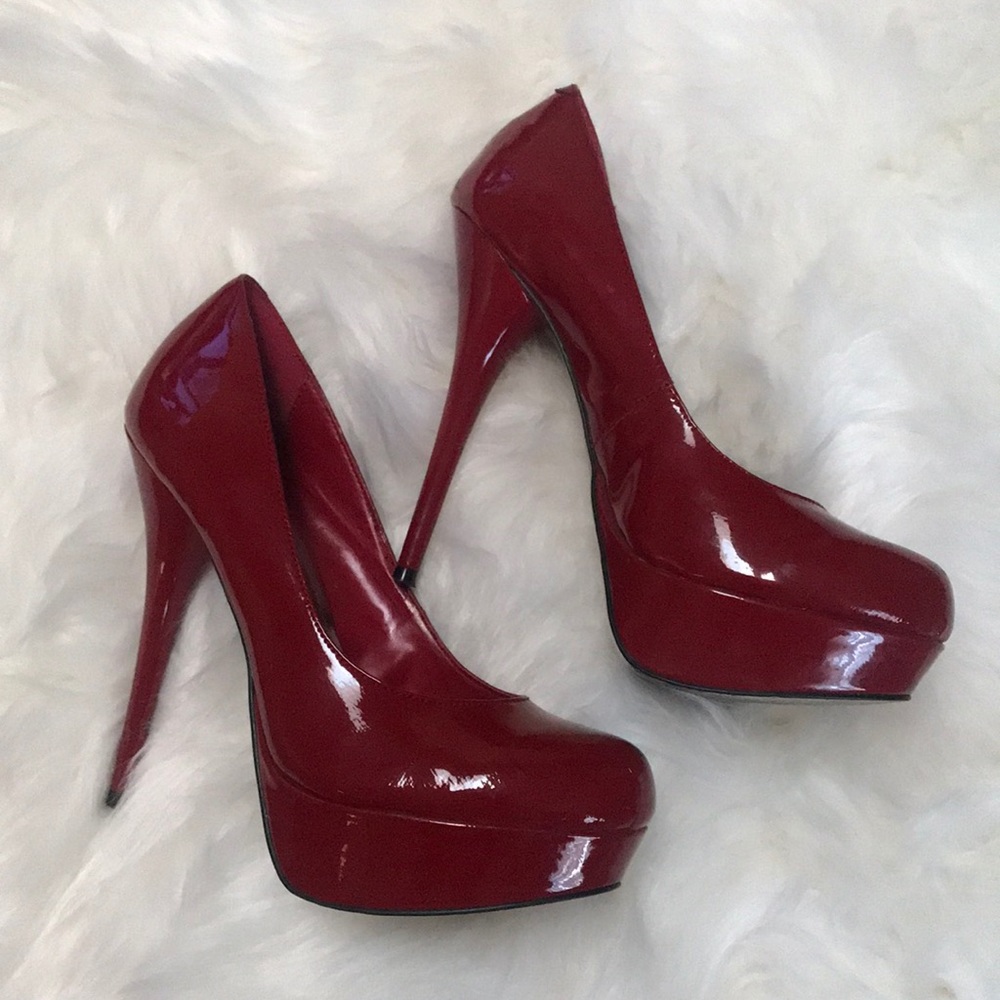 Steve Madden patent pumps